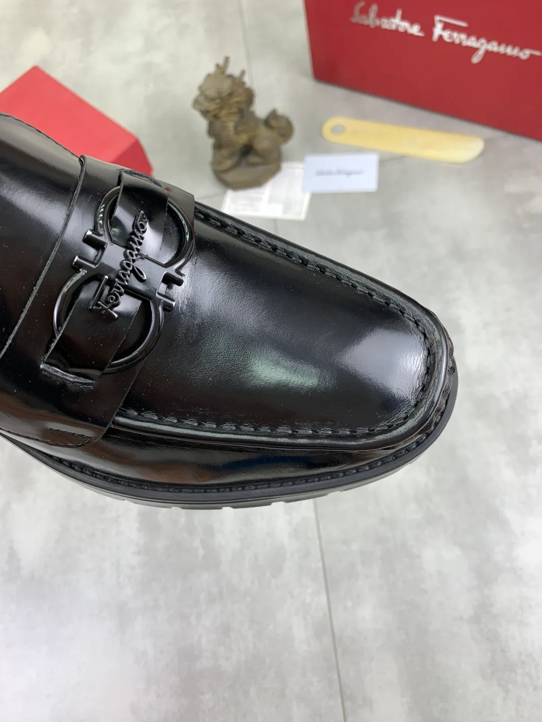 Men's Men's Shoes 💰P480💰[New Style] Water-dyed Niuli 🆘[Salvatore Ferragamo] Ferragamo's latest casual business leather shoes for men! Listed simultaneously! The fabric is made of specially imported original calfskin, and the interior is made of imported water-dyed cowhide. It is absolutely luxurious and leads the fashion trend. Matching code: 38-44 (45 and 46 can be customized) Multiple colors available